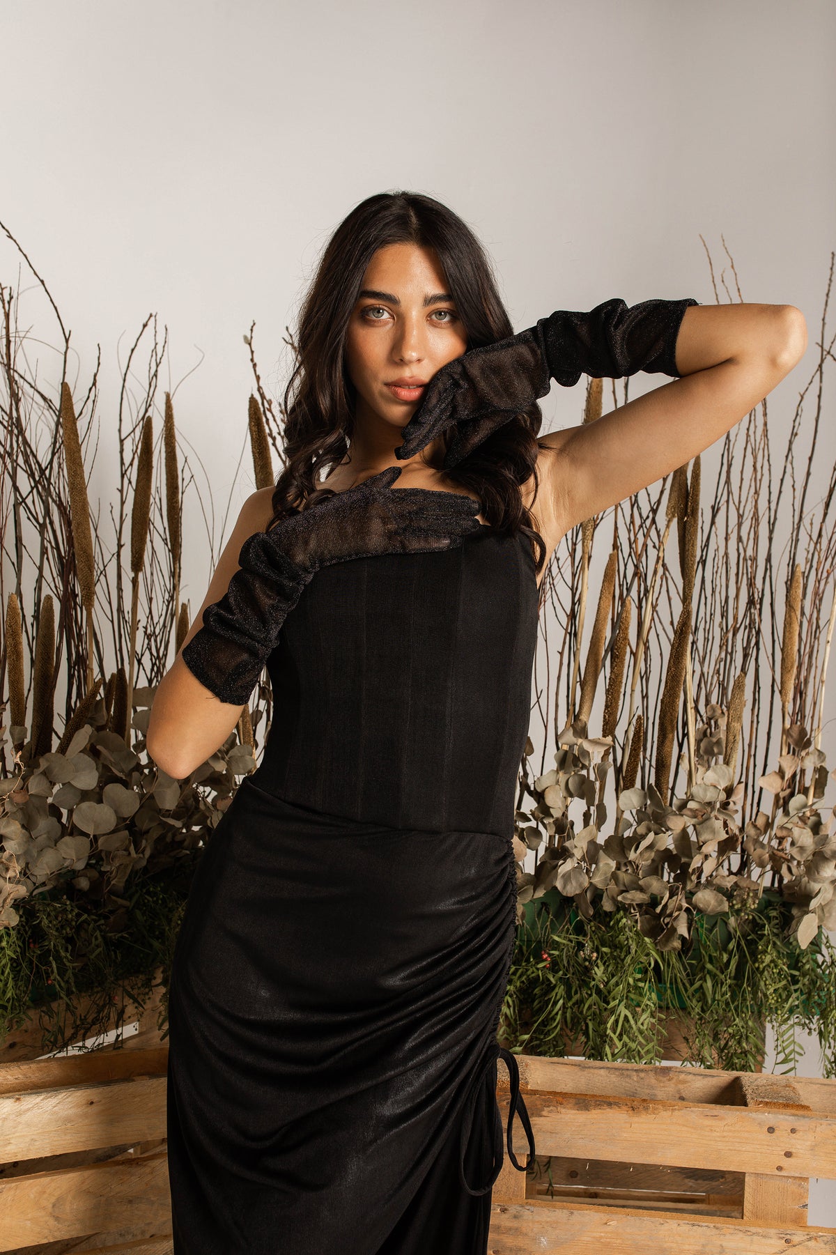 فستان جيرسيه أسود لامع
