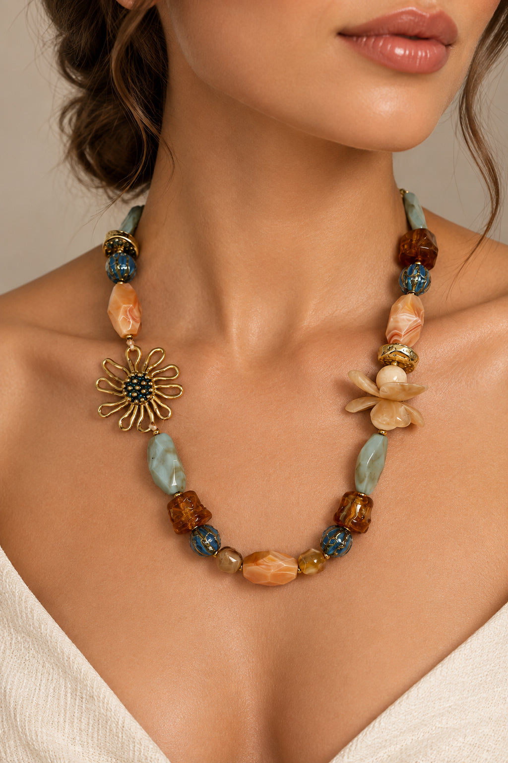 Blooming necklace