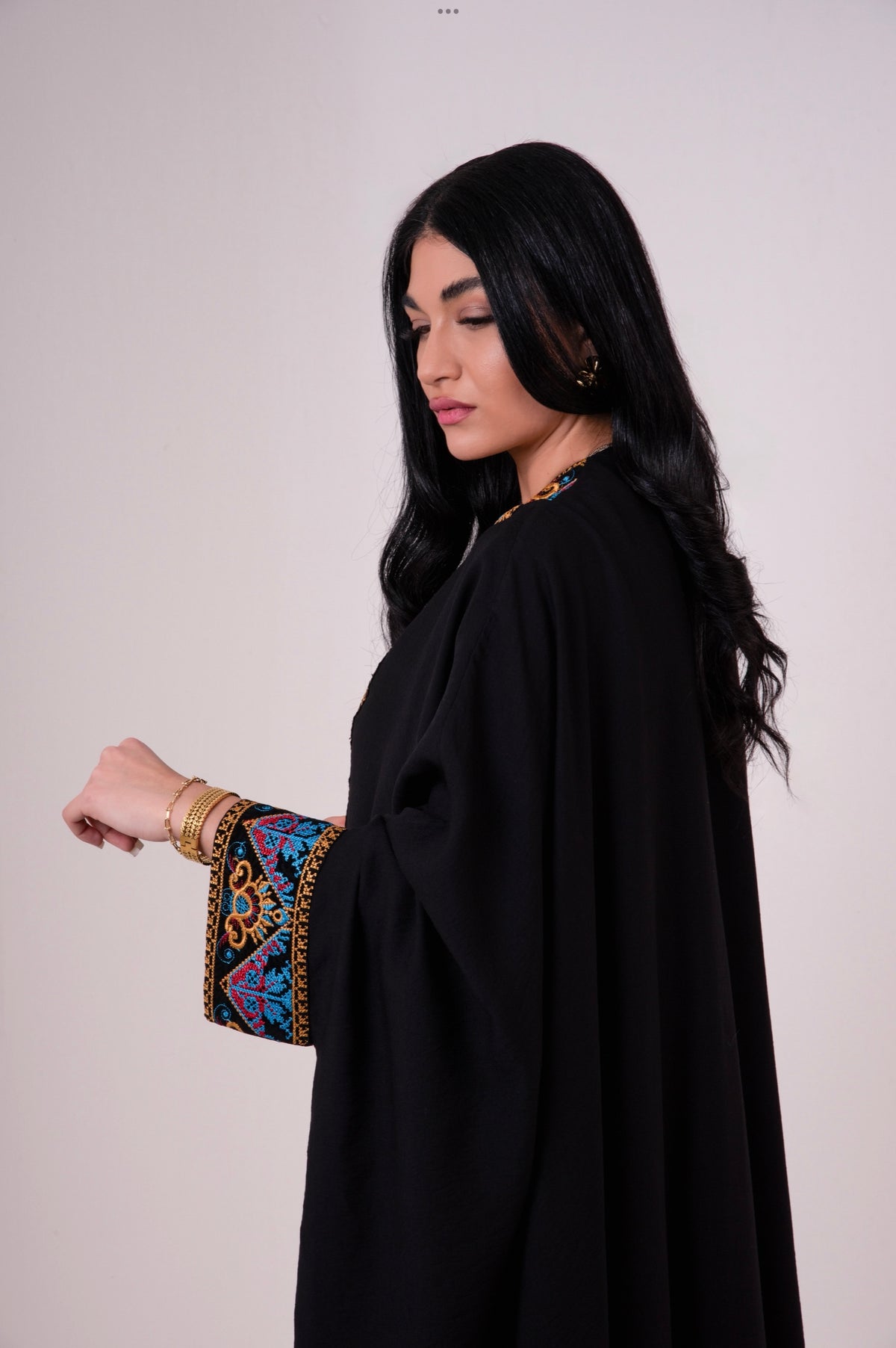 Black Arabesque Abaya